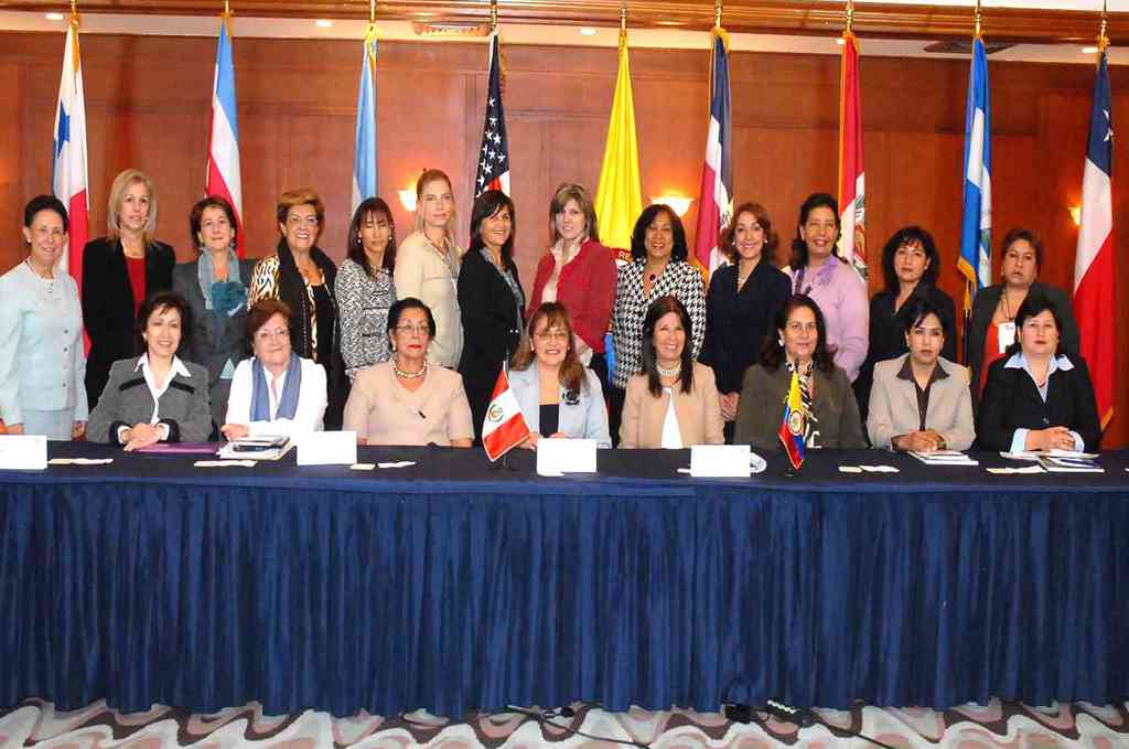 Magistradas del Tribunal Constitucional participan en Importante Actividad de género en Colombia