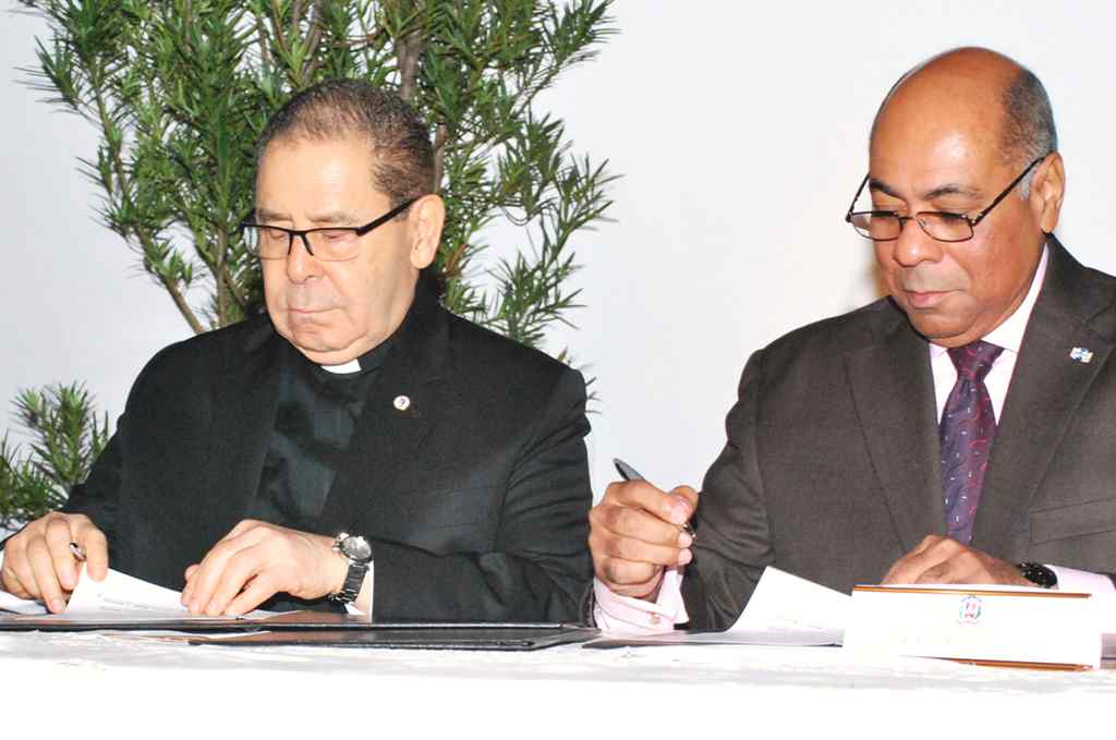 TC y PUCMM Firman Acuerdo; Promoverán Valores Constitucionales