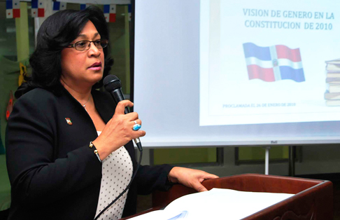 Magistrada del TC, Isabel Bonilla, expone “Visión de Género en la Constitución del 2010”