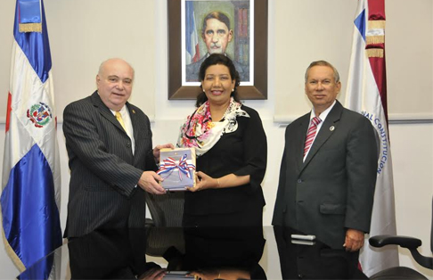 Magistrados de Corte Centroamericana visitan el TC