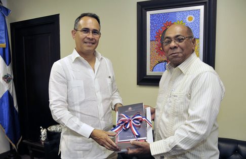 Presidente TC recibe visita Embajador Cuello Camilo