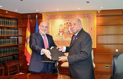 Tribunales Constitucionales dominicano y español firman acuerdo de colaboración; desarrollarán actividades de interés común