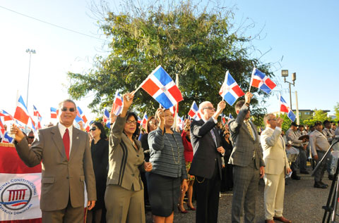 TC Inicia conmemoración de su Cuarto Aniversario con izamiento de la Bandera Nacional y ofrenda a Duarte