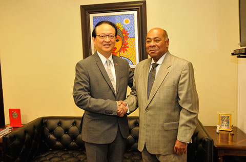 Presidente TC recibe visita embajador de China-Taiwán