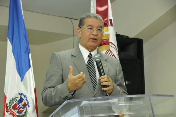 Magistrado Wilson Gómez expone “Vigencia del Pensamiento Duartiano” en Universidad Evangélica