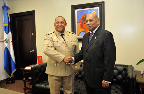 Presidente del TC recibe visita de cortesía del Comandante General de la Armada