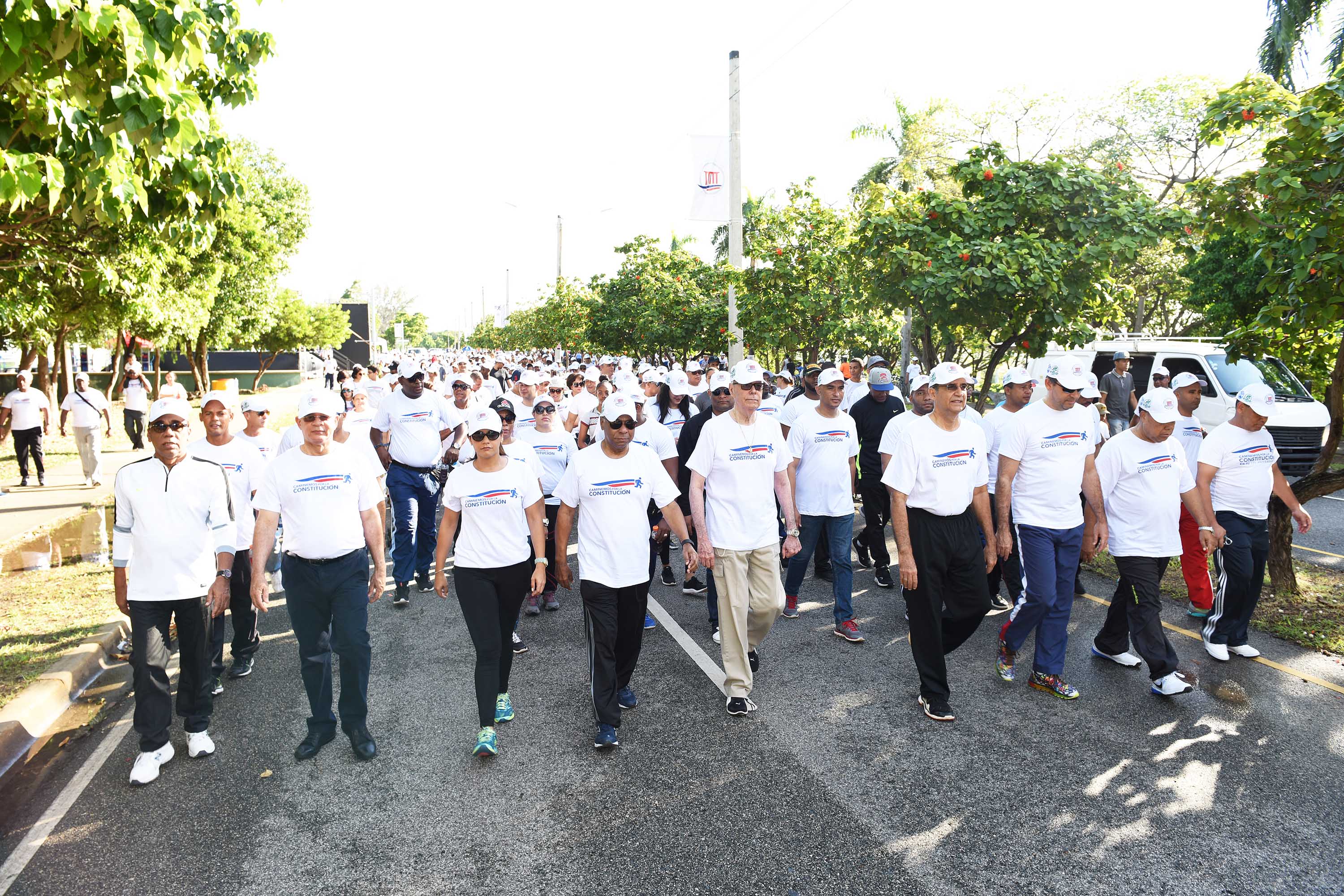 Con Caminata por la Constitución en el Mirador Sur, TC conmemora 172 aniversario de la Carta Sustantiva