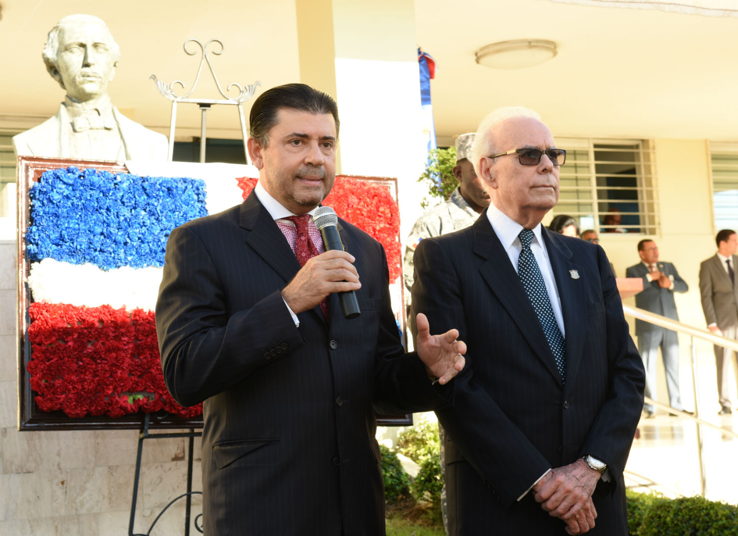 TC conmemora 172 aniversario de la Constitución con ofrenda a Duarte y enhestamiento de la Bandera Nacional en su sede