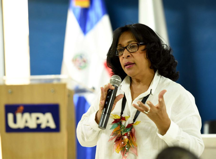 Magistrada Ana Isabel Bonilla habla en congreso de la UAPA a 120 profesionales del derecho sobre “El Estado y la Constitución”