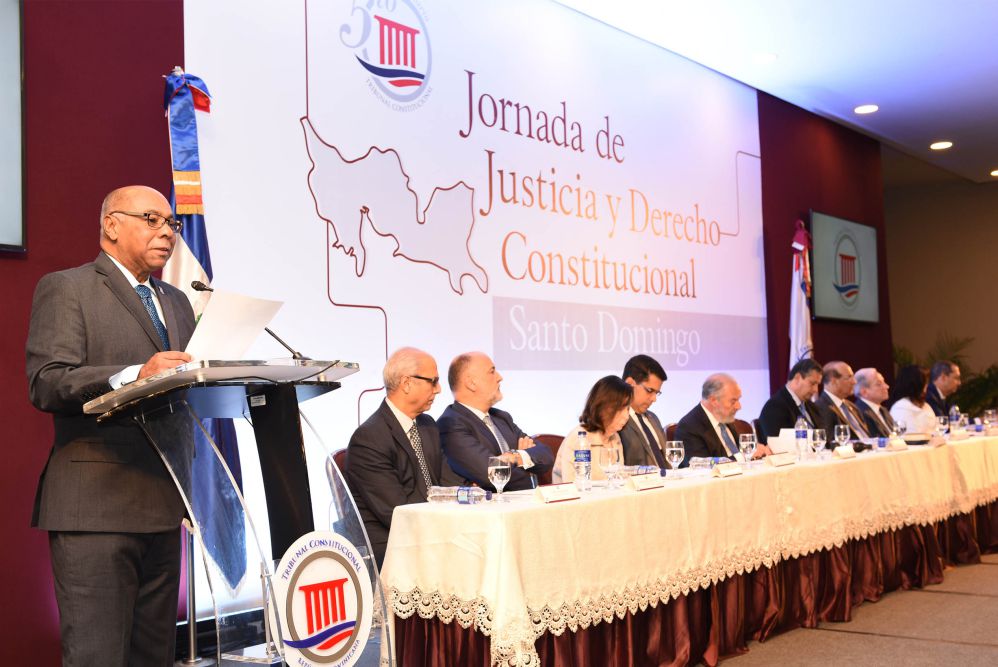 Presidente Tribunal Constitucional dice órgano apuesta a la formación de una generación constitucional