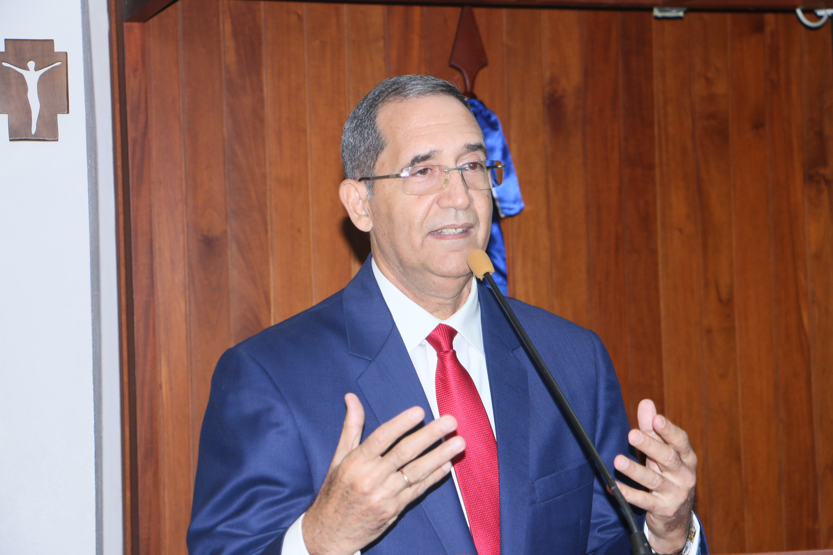 El magistrado Víctor Joaquín Castellanos Pizano dicta la conferencia “La acción de amparo” en la PUCMM