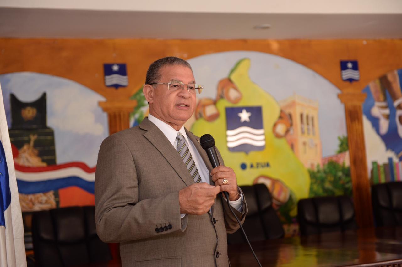 Magistrado Wilson Gómez diserta en Azua sobre los símbolos patrios