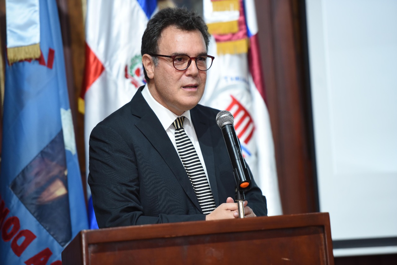 Dr. Jottin Cury llama a incorporar la figura del fondo de comercio en la legislación dominicana
