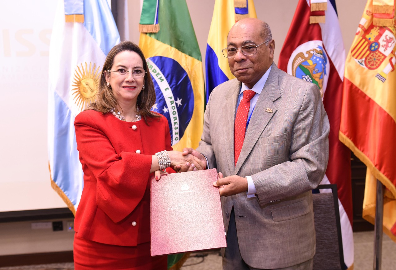 TC firma dos acuerdos de colaboración con la Organización Iberoamericana de Seguridad Social OISS
