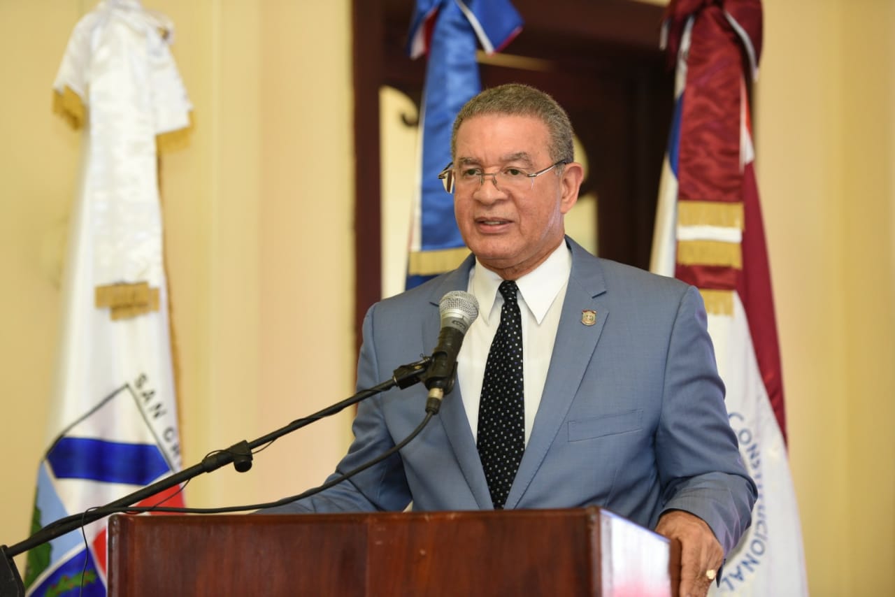 Magistrado Wilson Gómez ofrece charla en San Cristóbal