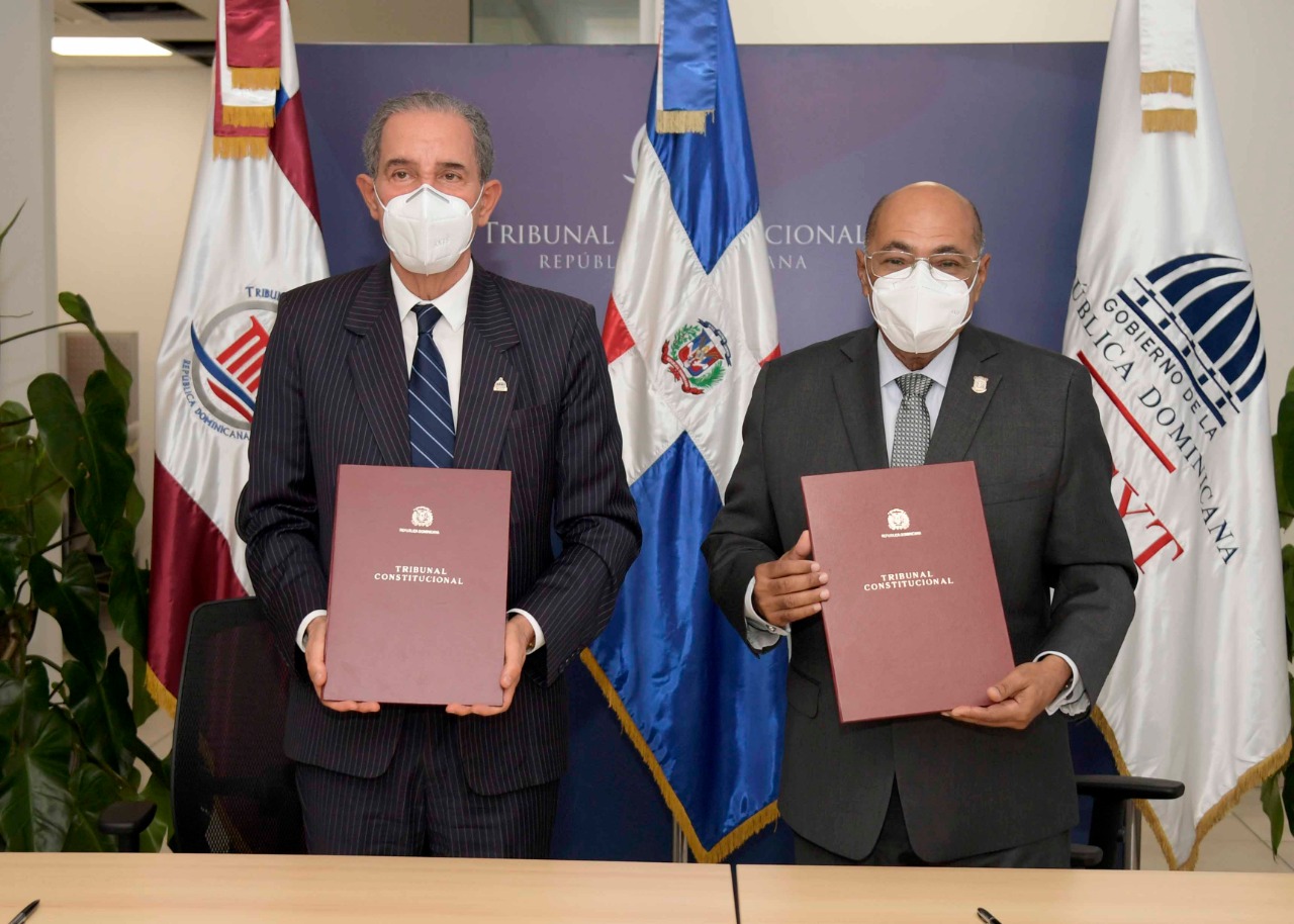 Tribunal Constitucional y MESCYT firman acuerdo  de cooperación interinstitucional