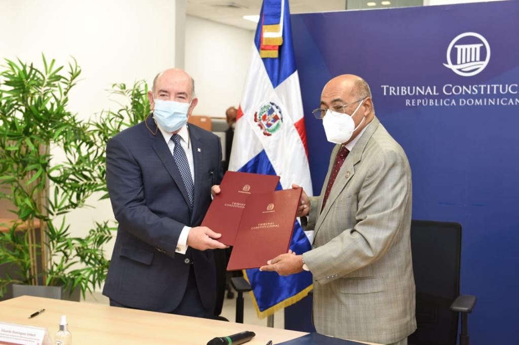 TC y CRC Santo Domingo acuerdan fortalecer el desempeño del personal de ambas instituciones