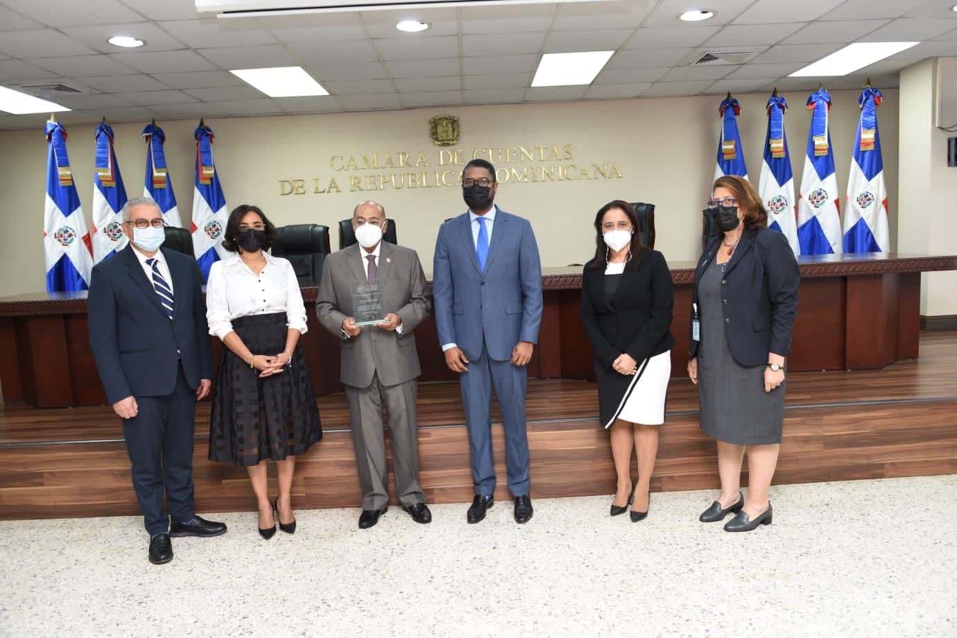 Presidente del TC recibe reconocimiento de Cámara de Cuentas