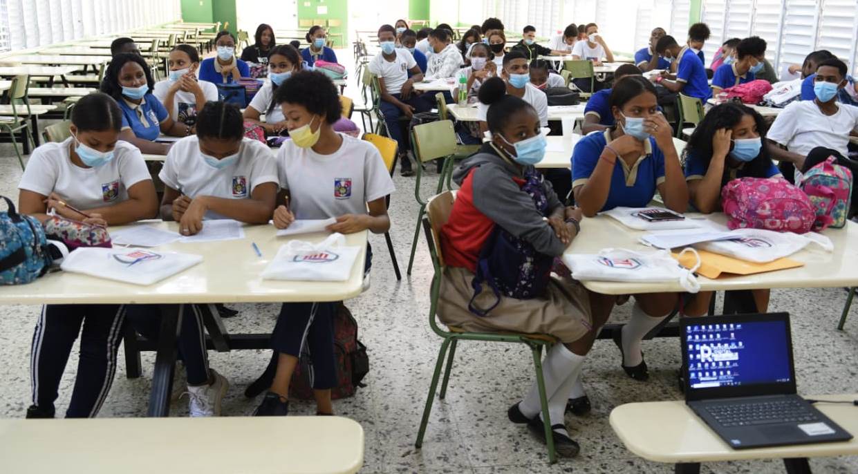 Estudiantes del Liceo Unión Panamericana reciben charla sobre “Derechos, deberes y garantías fundamentales”