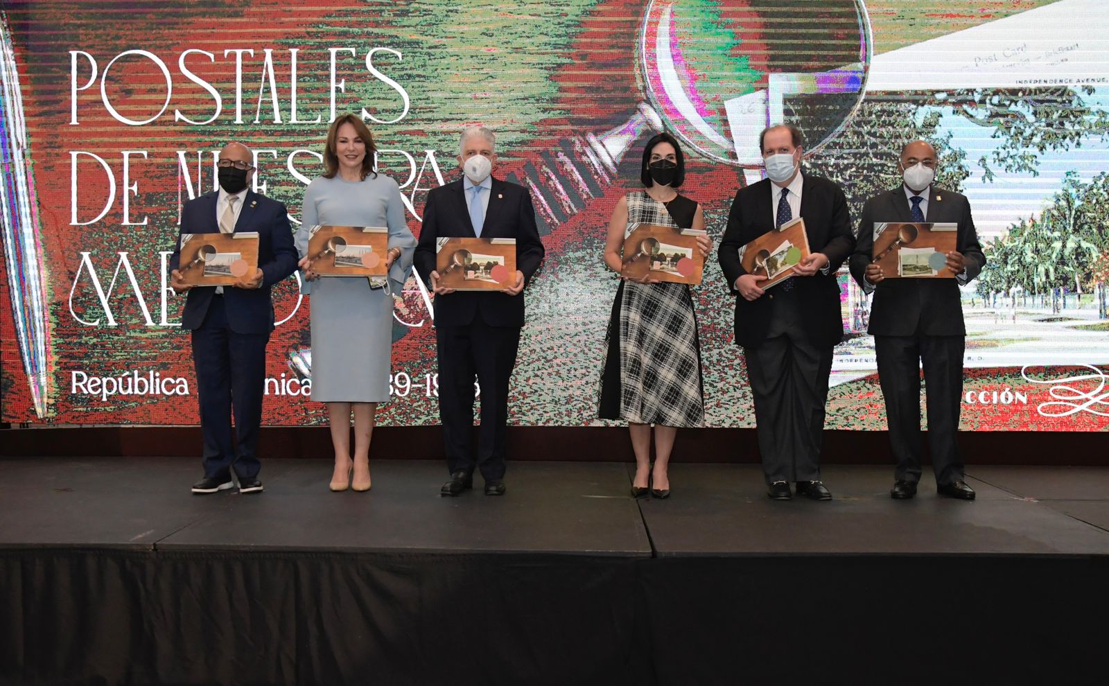 Jueces participan en lanzamiento de la Colección Inicia “Postales de Nuestra Memoria 1889 – 1945