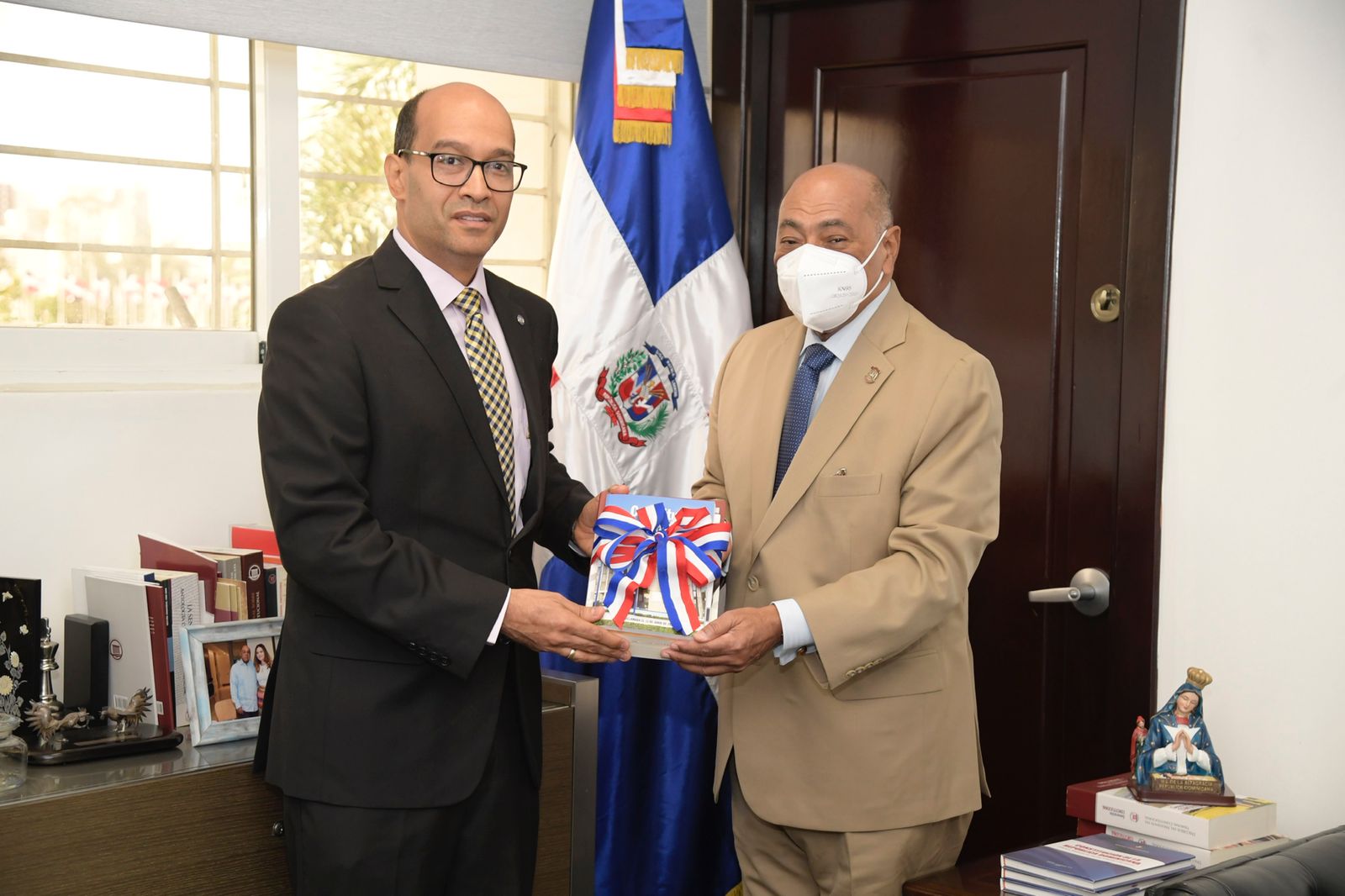 Magistrado Milton Ray Guevara recibe visita del presidente de la Cámara Civil y Comercial de Apelación del Distrito Nacional