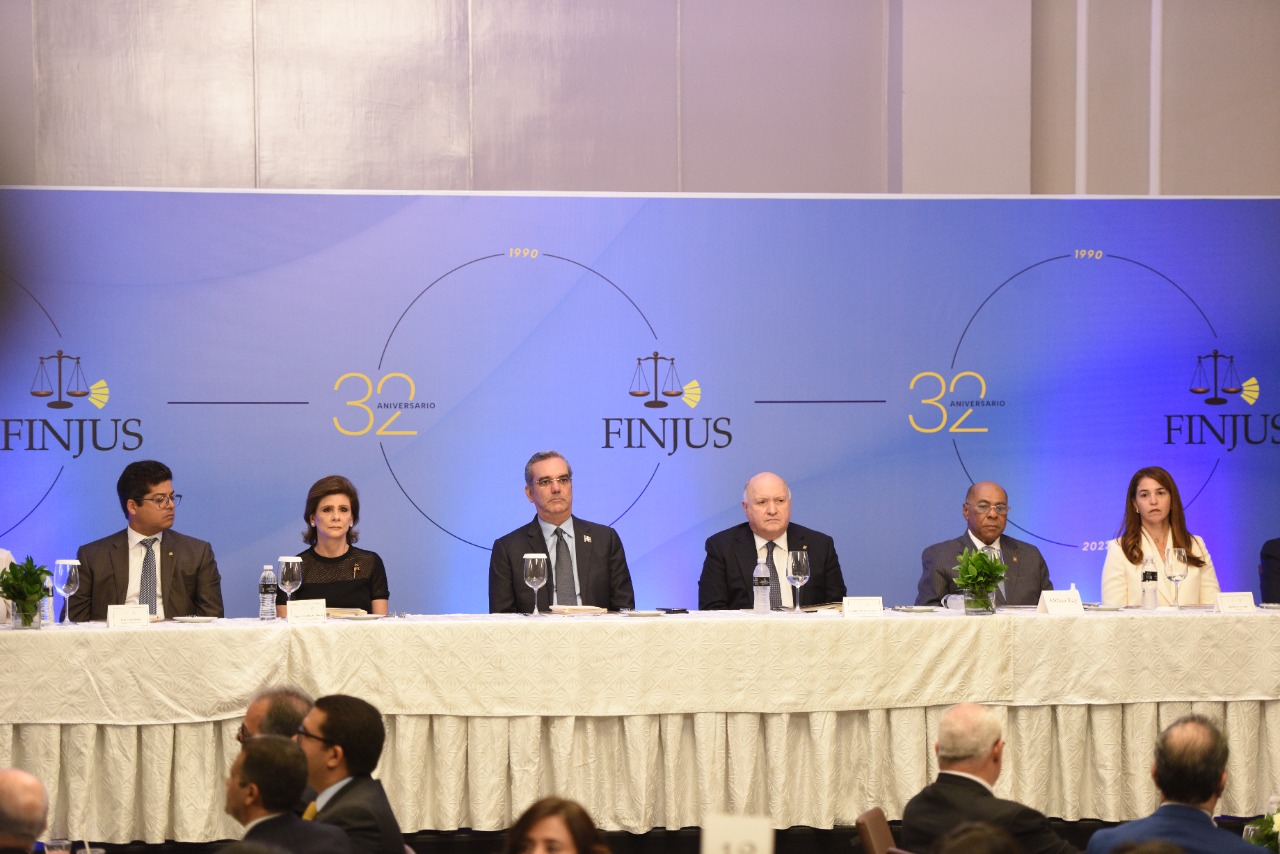 Presidente del TC asiste a acto conmemorativo del 32 aniversario de Finjus