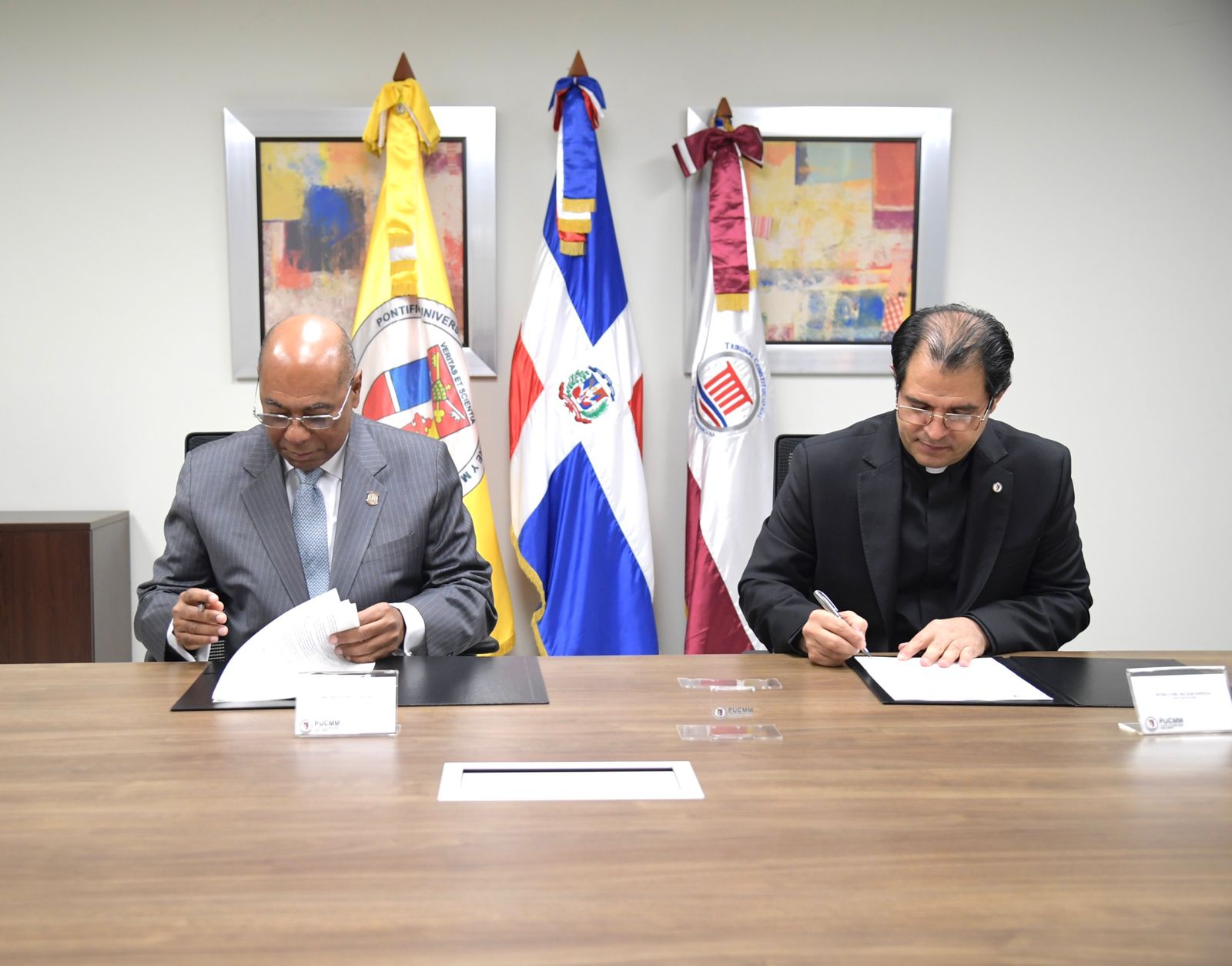 TC y PUCMM firman acuerdo de colaboración para promoción de estudios constitucionales