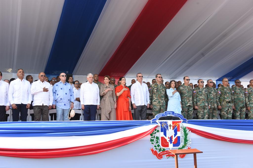 El presidente del TC asistió al desfile militar con motivo del Día de la Independencia Nacional