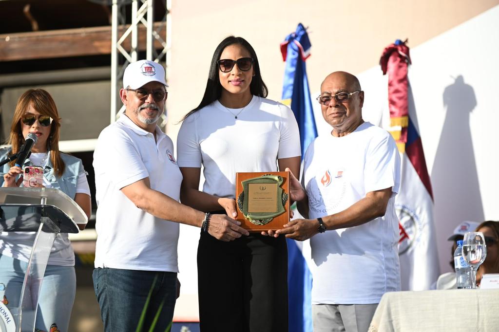 TC inaugura III Juegos Deportivos Constitucionales dedicados a la voleibolista Gina Mambrú