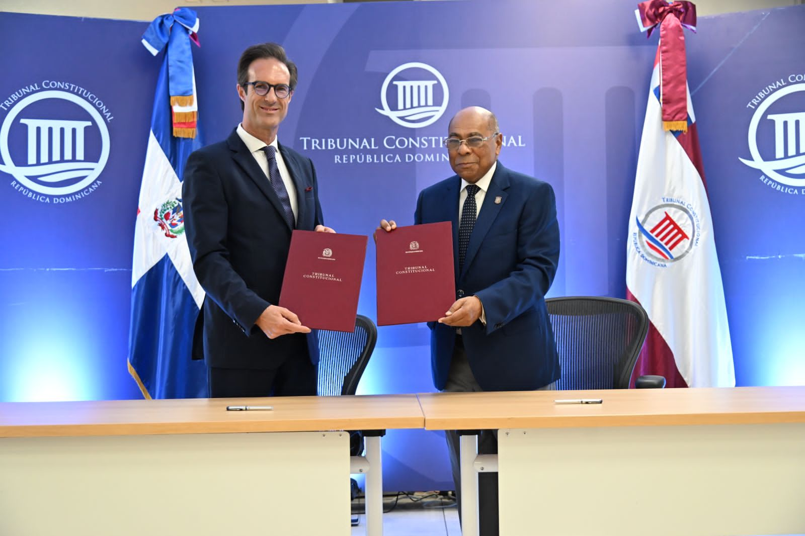 TC firma acuerdo de cooperación interinstitucional con Barna Management School