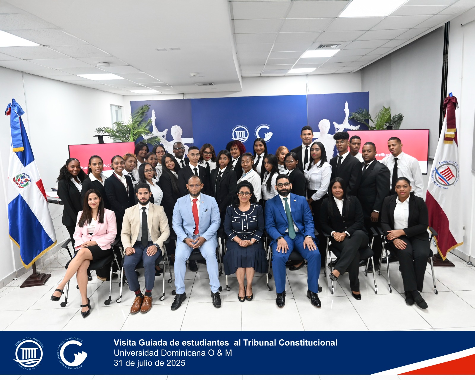 Tribunal Constitucional recibe estudiantes de la Universidad Dominicana O&M