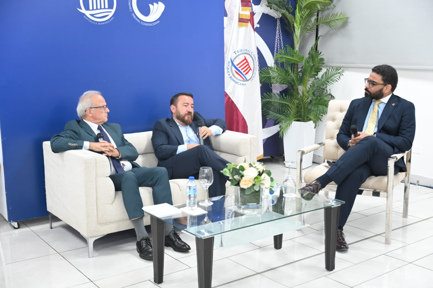 Expertos debaten sobre argumentación jurídica y control de constitucionalidad