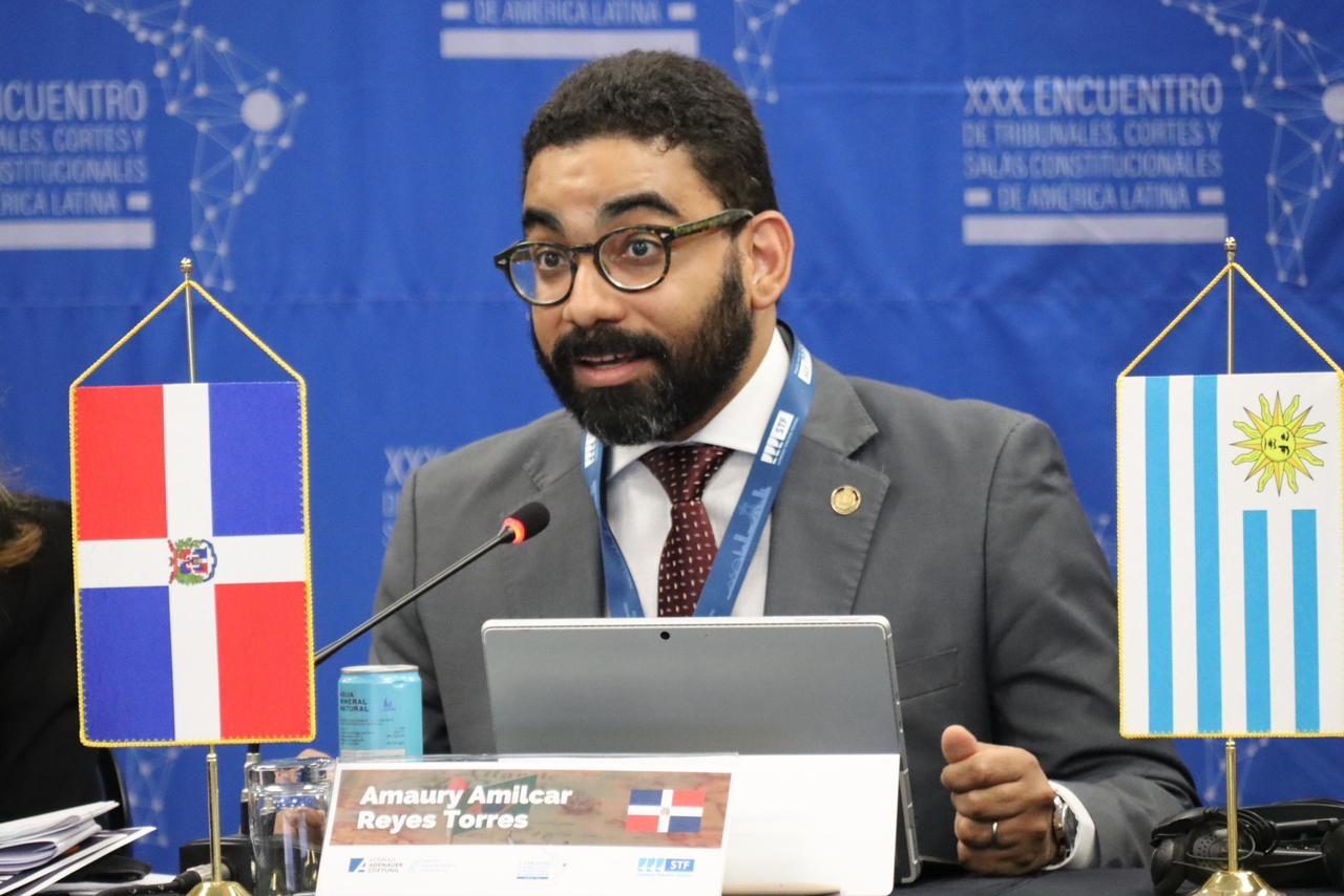 Magistrado Reyes Torres participa en panel sobre discriminación y la perspectiva de la jurisdicción constitucional en Latinoamérica Magistrado Reyes Torres participa en panel sobre discriminación y la perspectiva de la jurisdicción constitucional en Latinoamérica