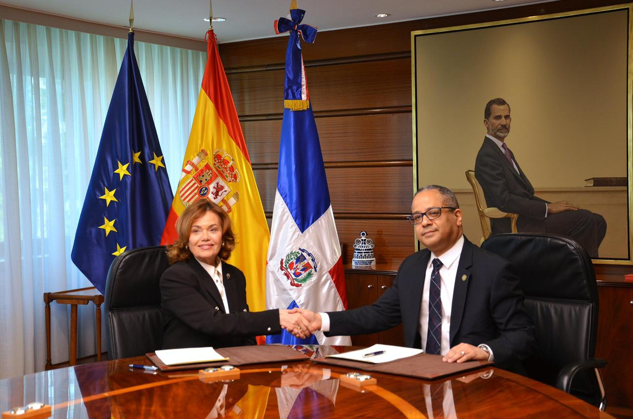Tribunales constitucionales de RD y España renuevan acuerdo de cooperación
